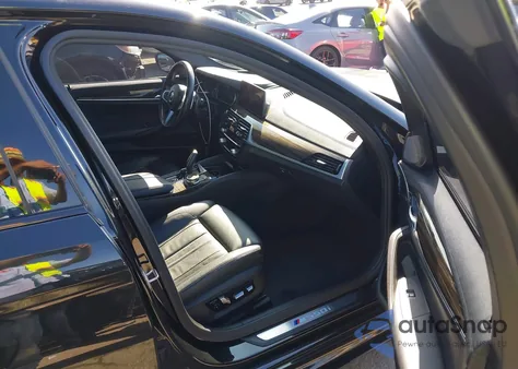 2019 BMW M550I xDrive z USA, uszkodzony, nr VIN WBAJB9C52KB289011